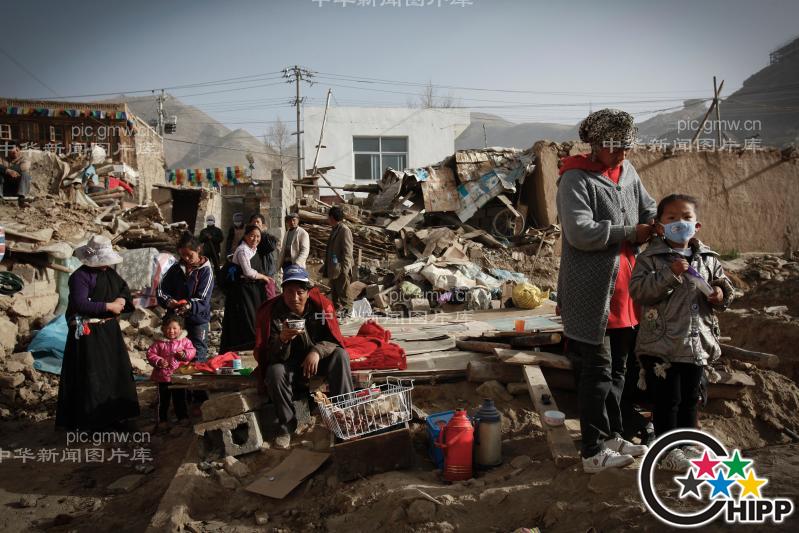 震后初晨_新闻--社会_ 中华新闻图片库