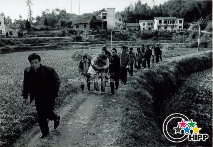 半截人彭水林的故事_新闻--人物_ 中华新闻图片