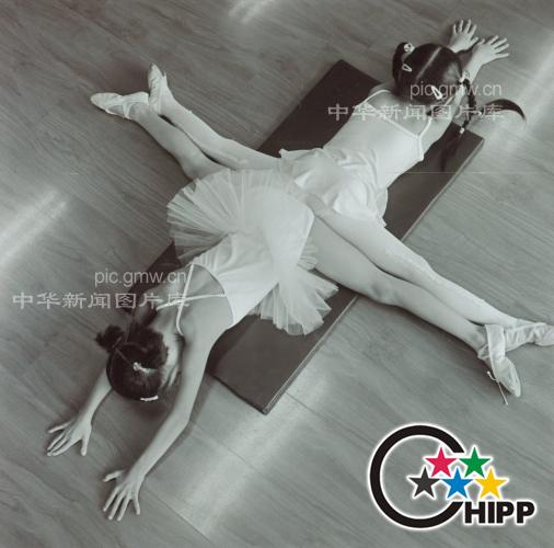 芭蕾舞校的中国<em>女孩</em>_文化艺术与娱乐_ 中华新