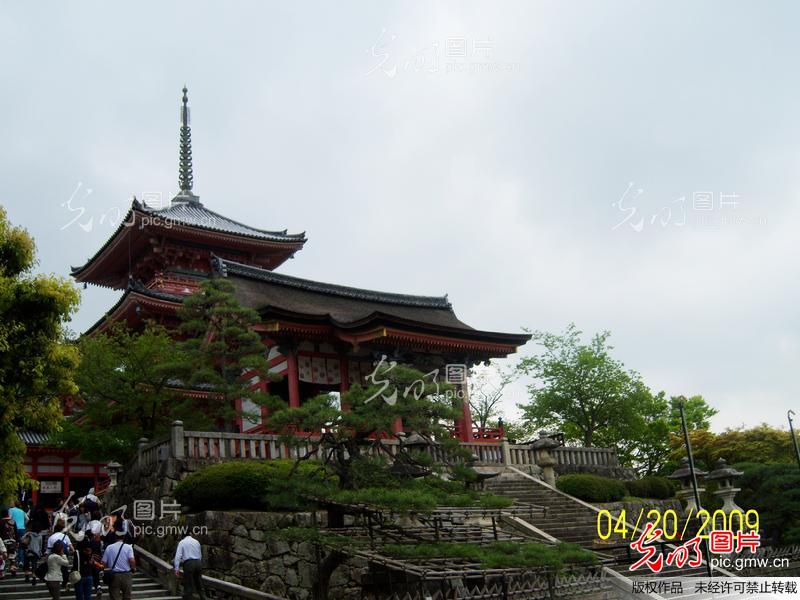 约公元552年,佛教自中国经朝鲜传入日本,同时也带入了中国南北朝和图片