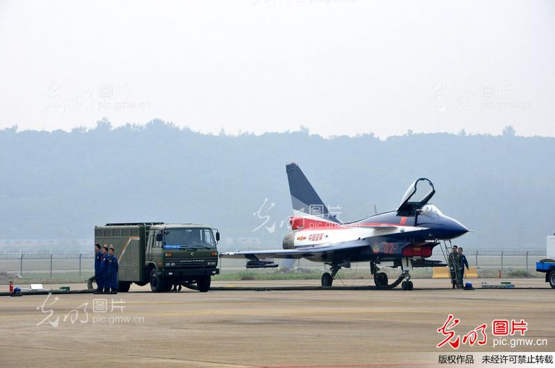歼-10战斗机_新闻