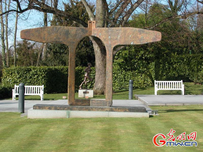 洛桑奥林匹克博物馆公园的运动雕塑_创意--静