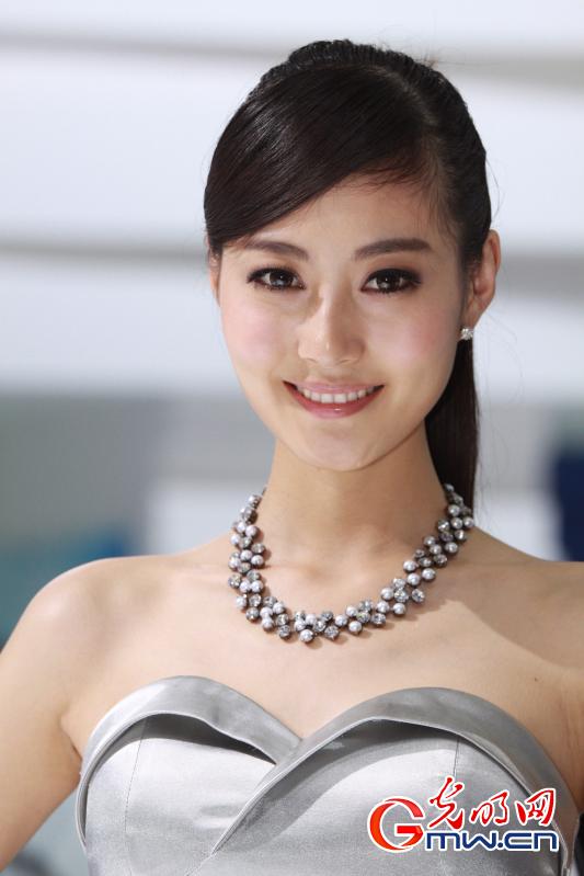 <em>北京</em>国际<em>车展</em>开幕 中外<em>车模</em>群芳争艳_新闻--汽