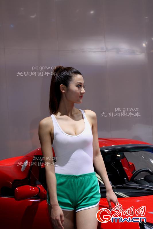 莲花跑车清凉<em>女</em>模特_新闻--汽车_ 光明图片