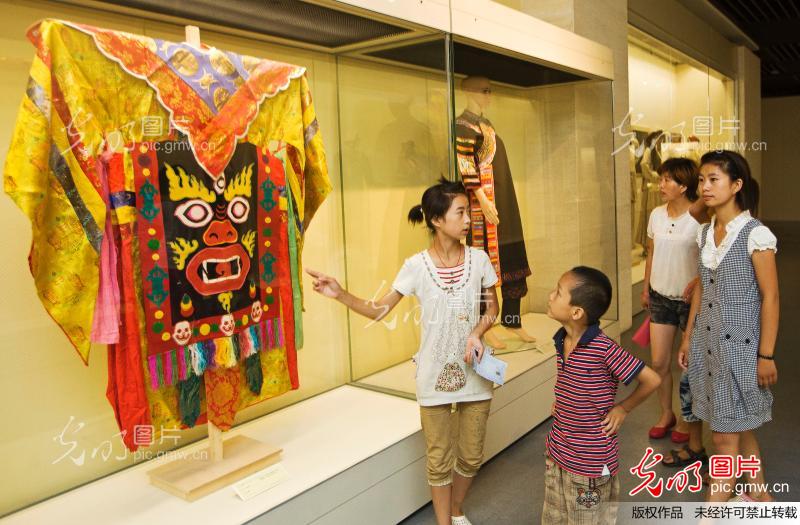 河南安阳:举办云南省少数民族文字文物文化展