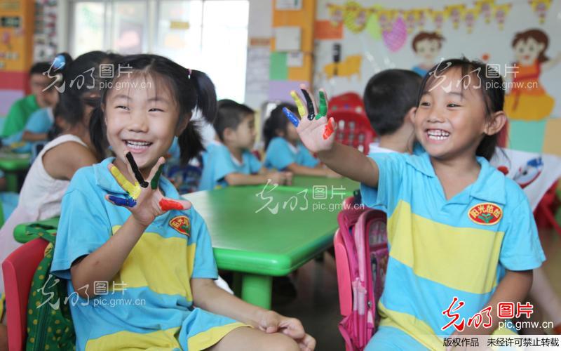 山东东营:志愿者传奥运_新闻