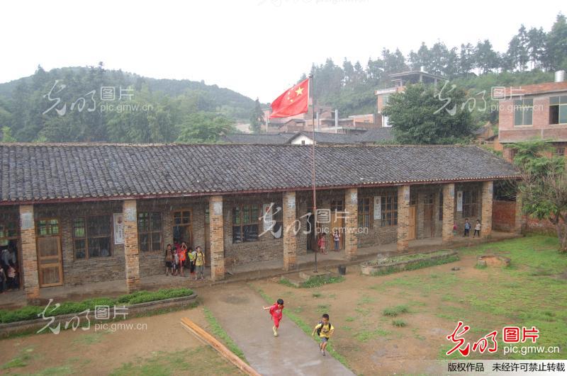 最美乡村校园_日光绘画3