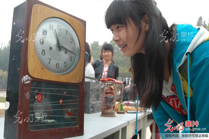 山东聊城:大学生举办身边小物件社会大变化活