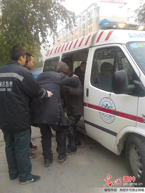 河北石家庄发生事故4人伤 肇事新车司机涉嫌