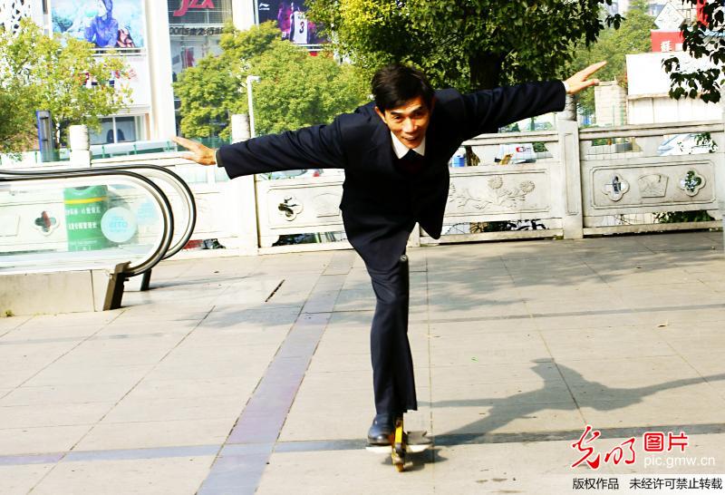 湖北宜昌:小小创造发明 国际展会获银奖_新闻