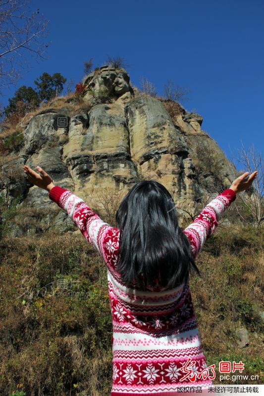 贵州威宁:夜郎王和王妃再现人间_沈光勇