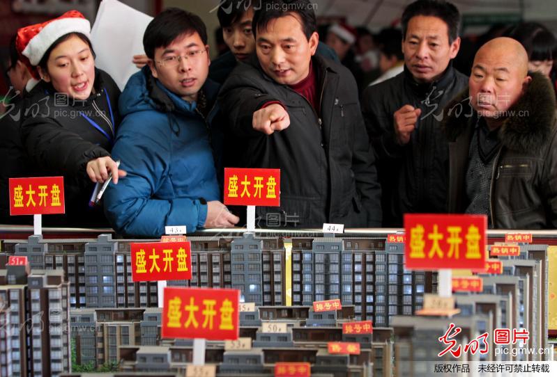 河南滑县:农民进城买楼房