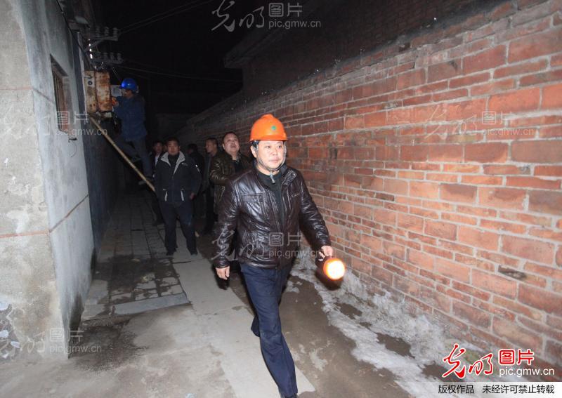 宁陵县供电局:夜查电耗子_新闻