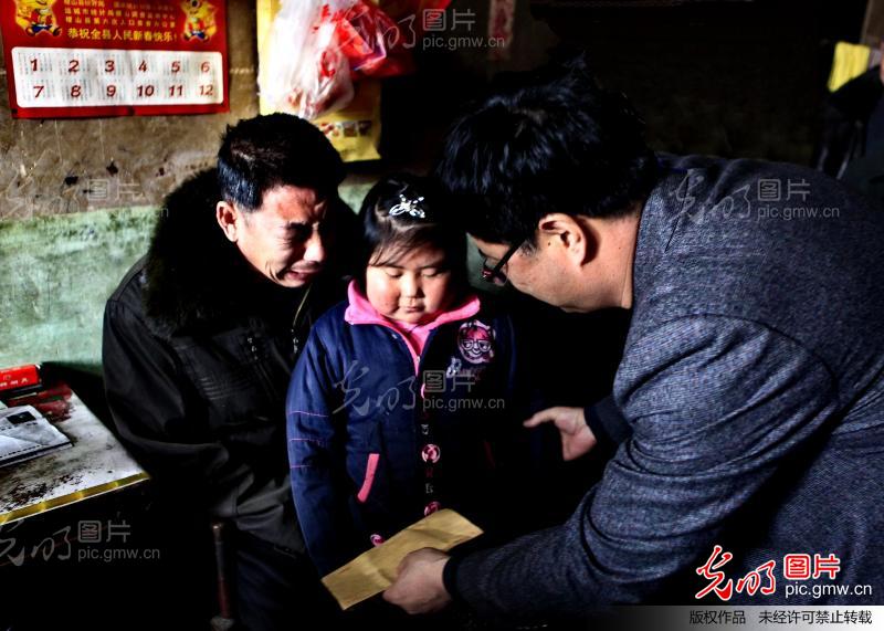 稷山县电视台救助贫困患病女孩高映南