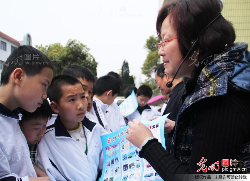 江西乐平:世界气象日 科普进校园_徐铮