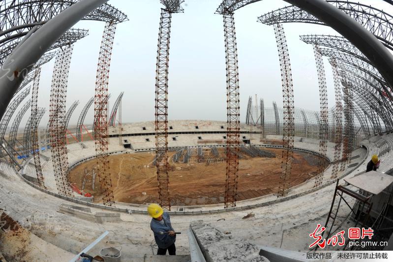 安徽淮南橄榄球造型体育馆现雏形