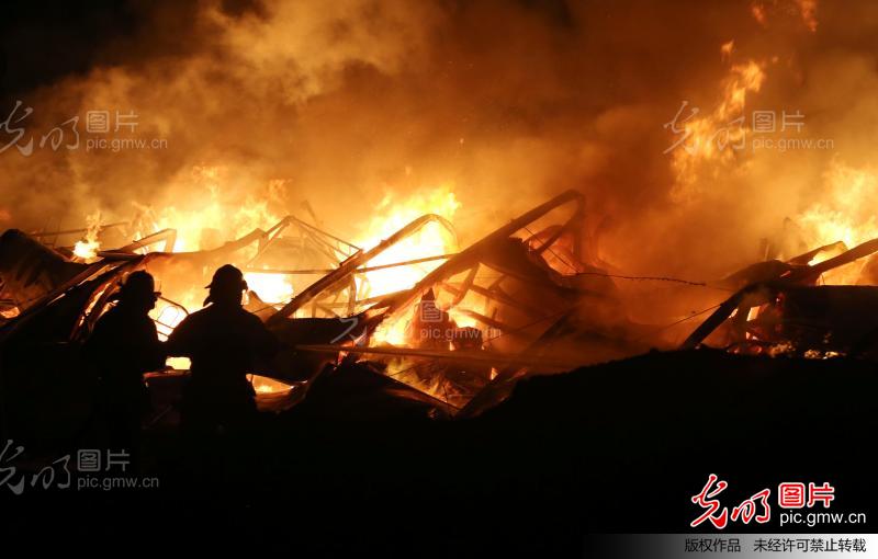 太原一工地发生火灾 _新闻--突发事件