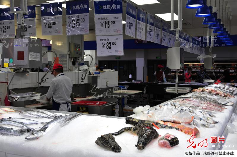 凶猛鳄鱼走俏广东餐桌_新闻