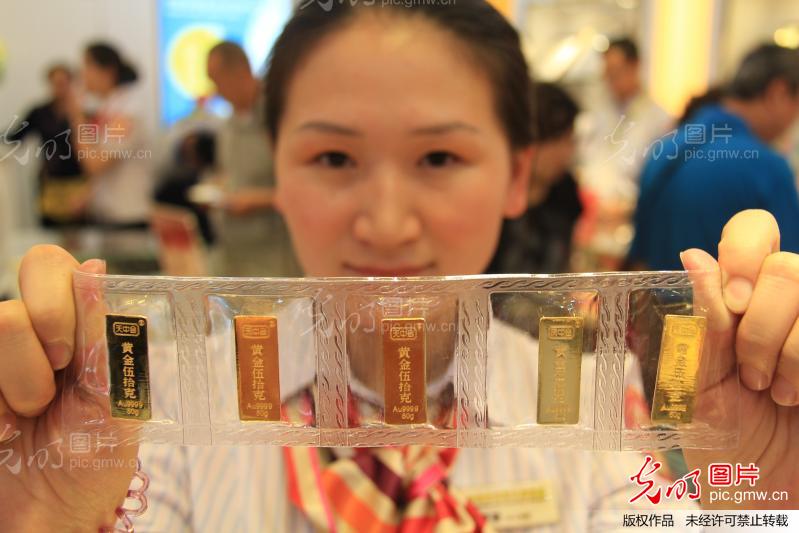 中国金币天中金品牌亮相郑州_杨正华