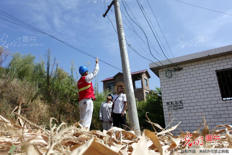 湖南娄底:电业局全力开展抗旱保电工作_新闻