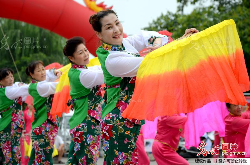 河南许昌:全民健身 舞动中原_新闻