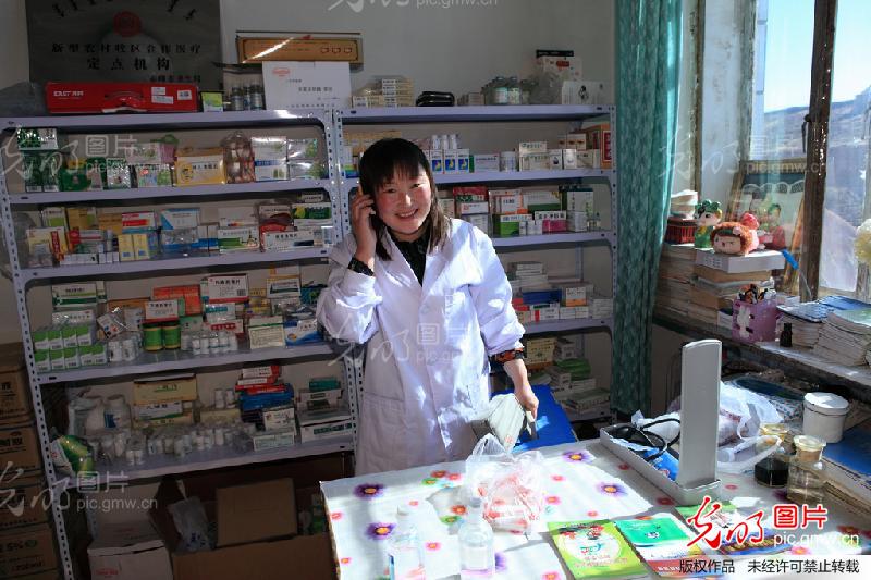 乡村医生娜仁·格日勒_第三届百姓故事摄影