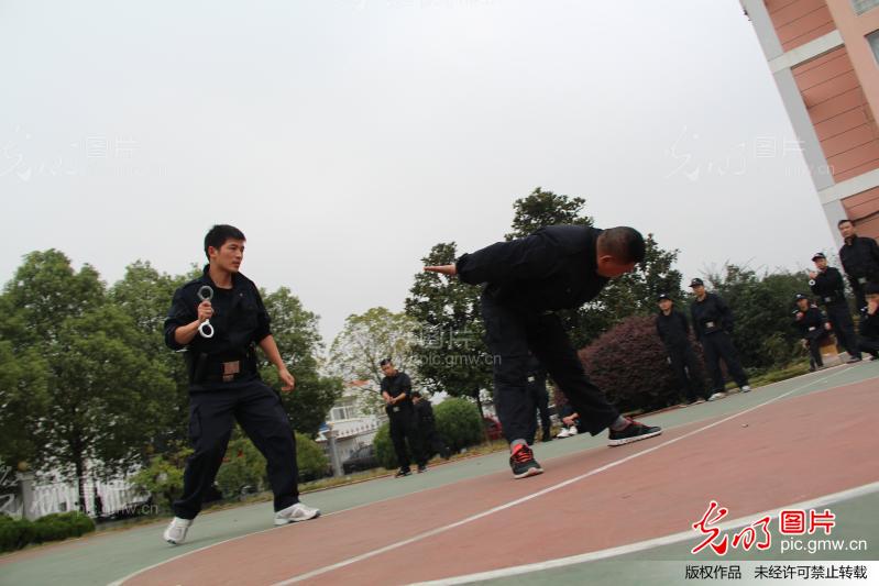 安徽郎溪强化民警警务实战技能培训_水恒智