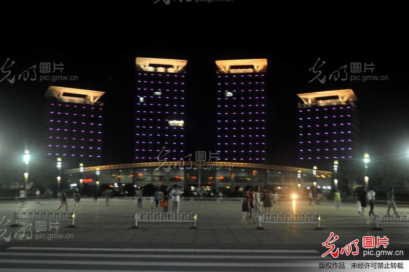 浙江长兴县政府办公楼被戏称为世界第一县衙