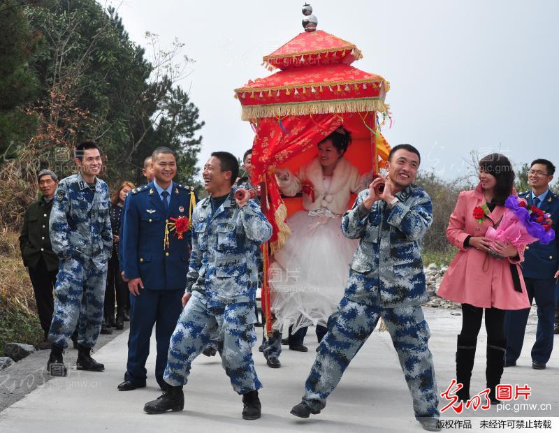 特殊的婚礼_新闻