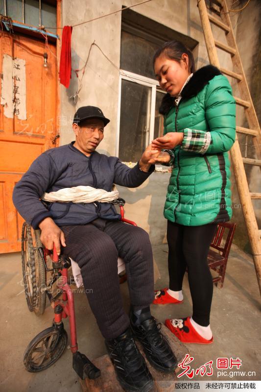 安徽蒙城:农家<em>孝女</em>李小栓 举债救父<em>传</em>佳话_胡