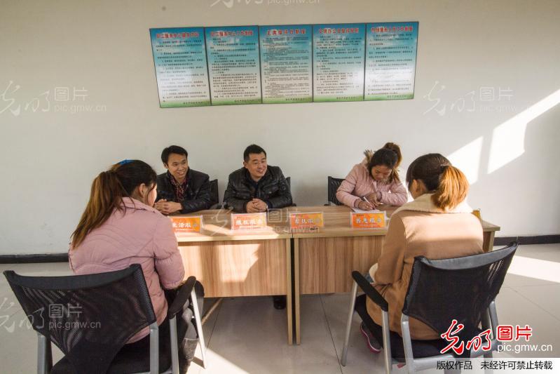 湖北云梦:职工服务中心暖人心_新闻