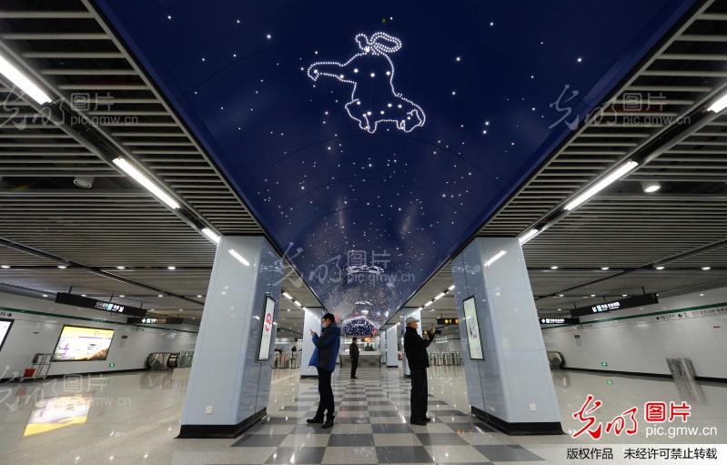 上海地铁12号、16号线同时开张 轨交网增至5