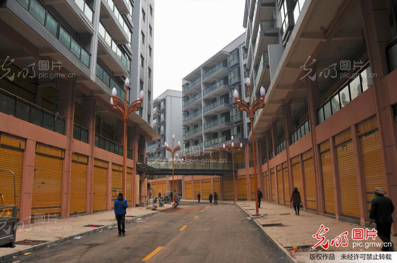 云南彝良西正街扮靓县城_彭洪