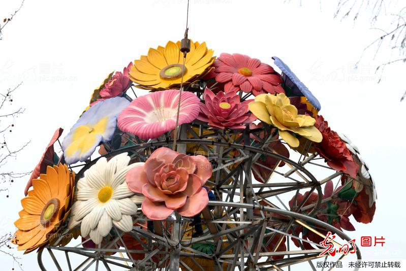 艺术花树亮相南京市民广场_新闻