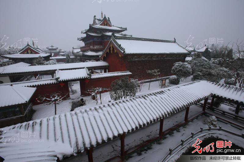 河南开封:雪后景色美如画_新闻