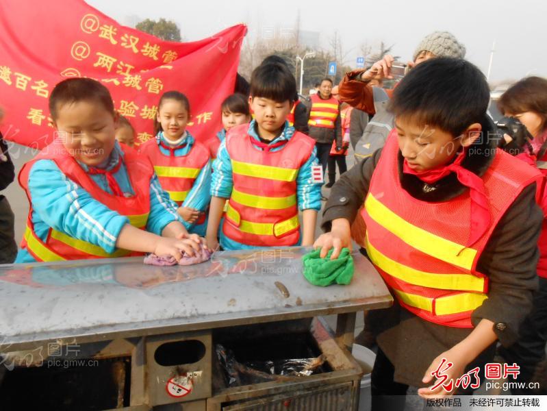 参加社会实践活动 迎接马年新学期到来_新闻