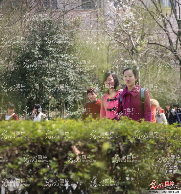 校园春光无限好_新闻