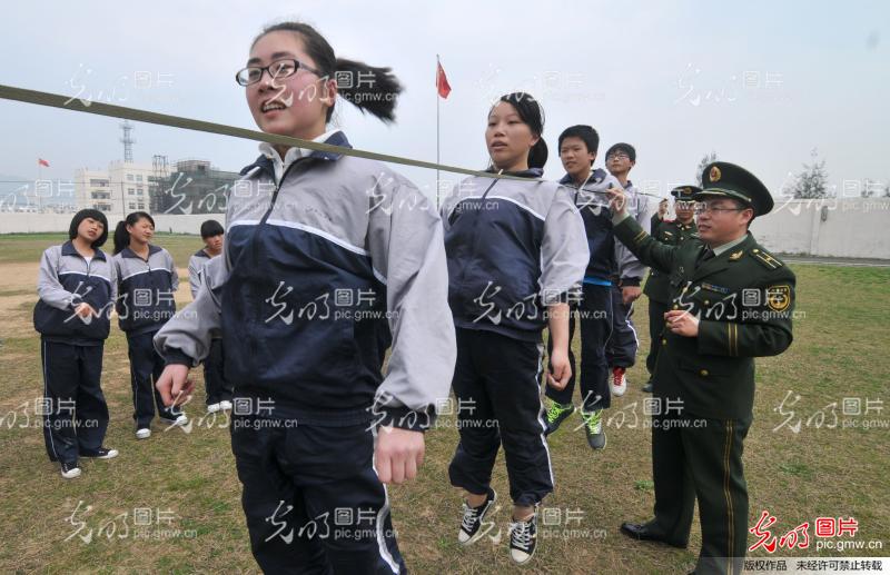 浙江台州:心理咨询师帮中考学生减压_新闻