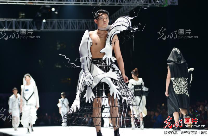 模特秀视频时装秀中国 20180520235452_7469.jpg