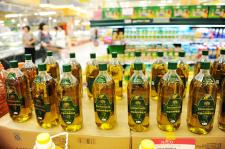 财经配图-食品:商场摆放的惠氏启赋进口奶粉