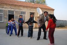 山东枣庄:<em>山楂妹</em>乡村<em>演唱会</em>搅热严冬_新闻--