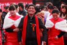 河南滑县:农民进城买楼房 _新闻