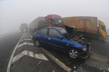 河南许昌:一桑塔纳自燃_新闻--突发事件