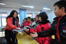 《寒假生活指导》伴外来娃平安度假_新闻