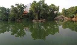 人工湖瀛洲岛_郝新国