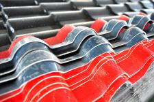 湖北宜昌:秸秆锯末变身新型瓦片