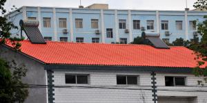 湖北宜昌:秸秆锯末变身新型瓦片