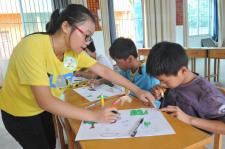 大学生志愿者让农村留守儿童感受精彩暑期_樊