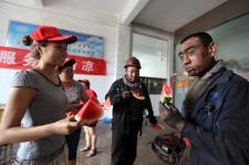 河南安阳煤矿:酷暑高温日 井口送清凉