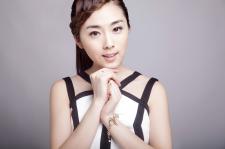 《一次性爱上》曲桐雨俏皮写真公开 尽显清纯